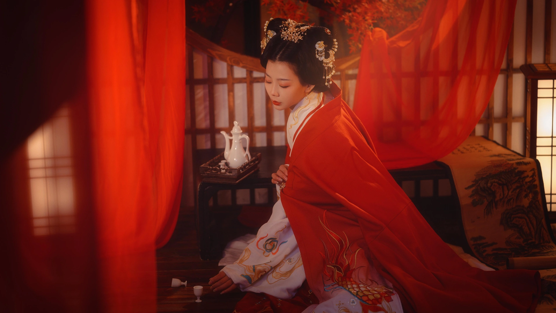 拿相机的执义《酒黯乡魂》红色汉服古典写真插图1 拿相机的执义《酒黯乡魂》红色汉服古典写真插图1